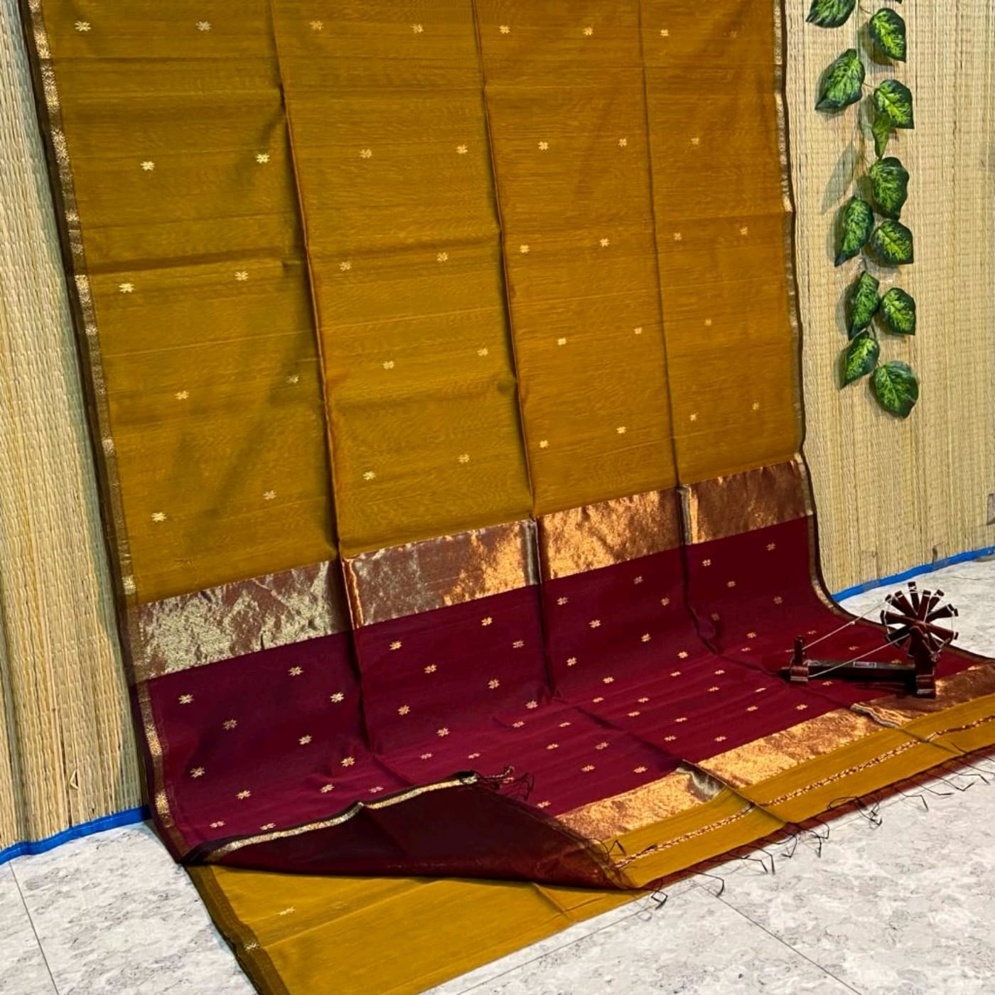 Maheshwari zari weaving work Handloom cotton silk